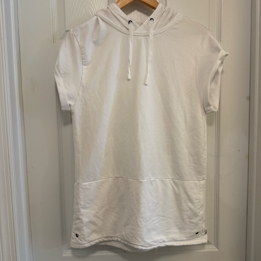 NWOT Fabletics Womens White Oceanside Pullover Short Sleeve Hoodie